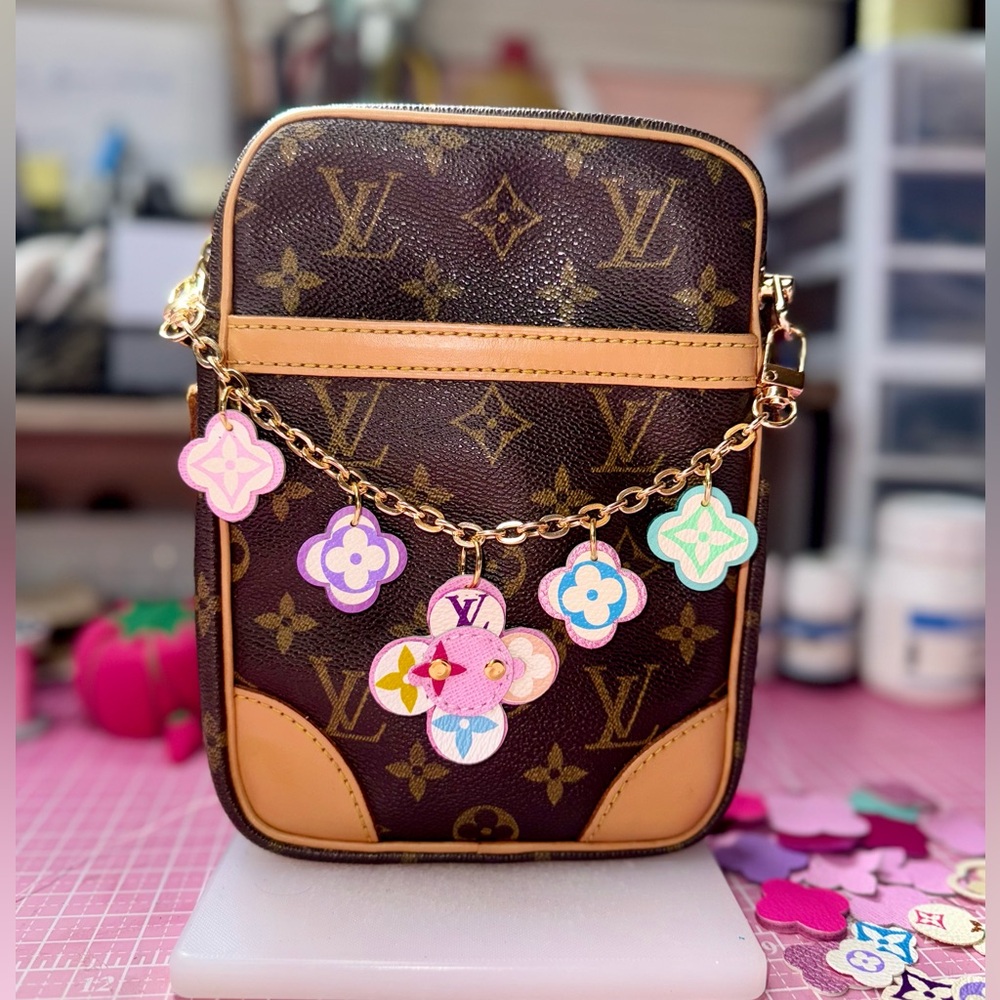 💝💝💝 Multicolor Murakami Vivienne Keychain Bag Charm/Bracelet multicolor